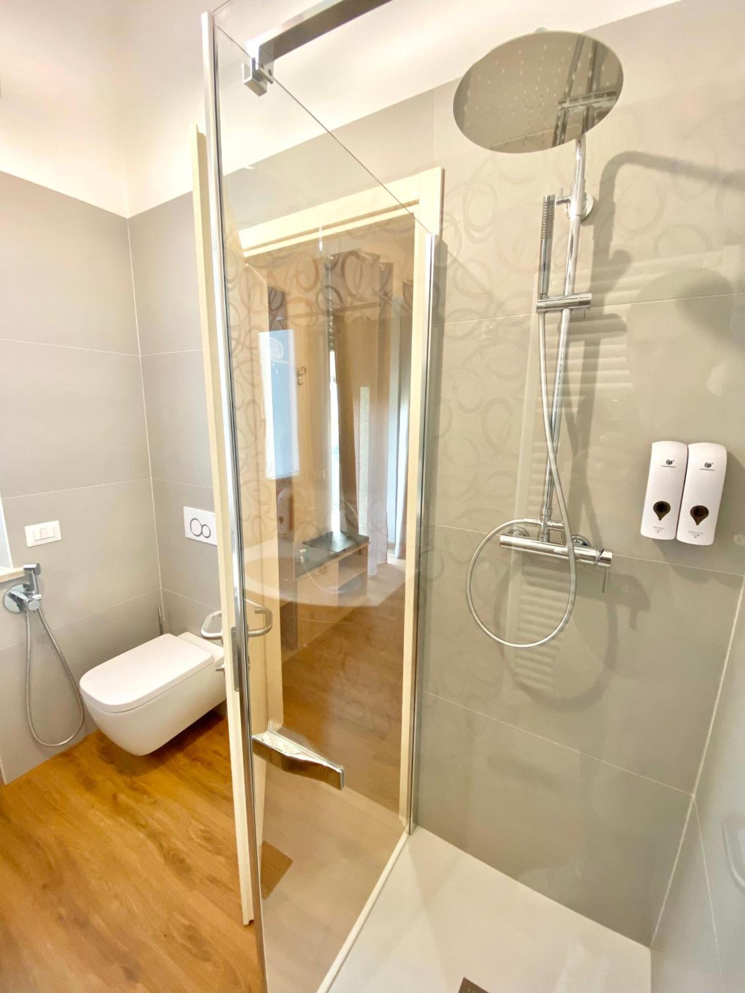 Domus 44 Rooms فيرونا المظهر الخارجي الصورة