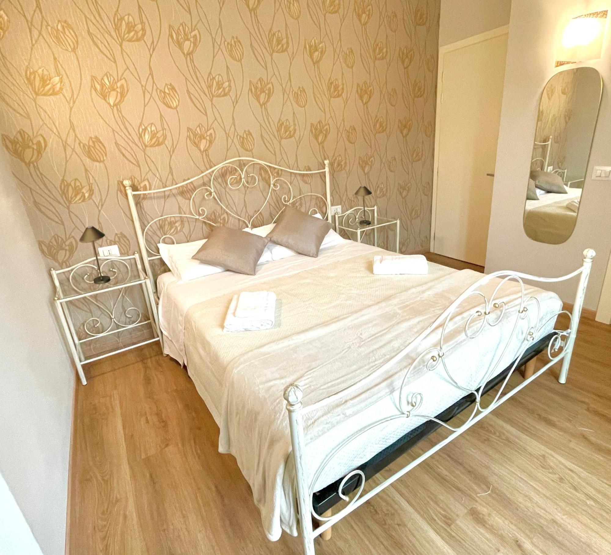 Domus 44 Rooms فيرونا المظهر الخارجي الصورة